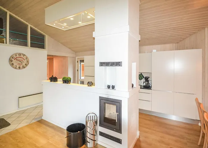 펜션 Awesome In Lokken With Sauna *