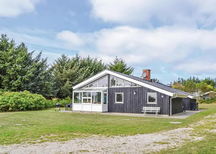 펜션 Awesome In Lokken With Sauna