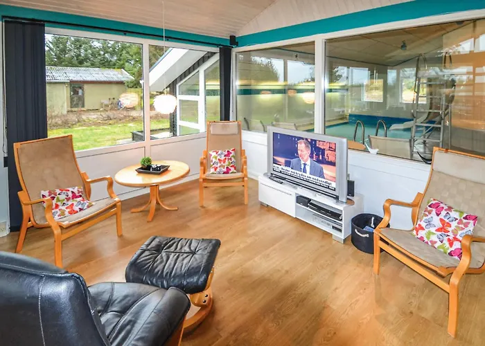 펜션 Awesome In Lokken With Sauna 루켄