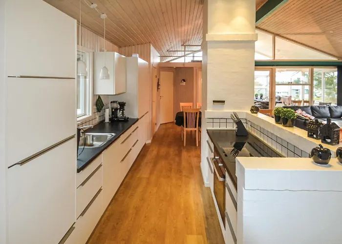 펜션 Awesome In Lokken With Sauna *